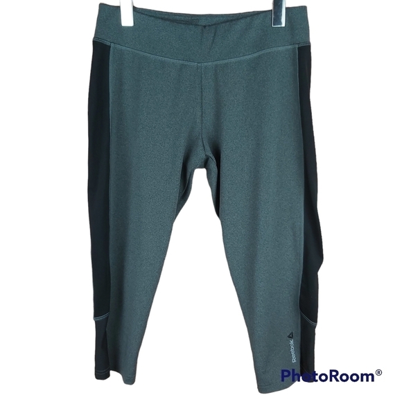 🍄3/50$🍄 REEBOK Speedwick training running capri legging size Medium - Picture 1 of 7
